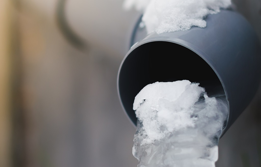 Как разморозить канализацию: причины промерзания и способы размораживания